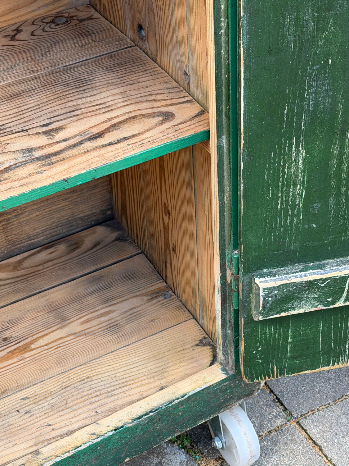 Green workshop cabinet 1940