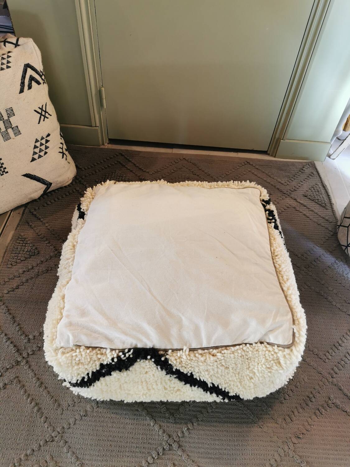 Benin Ouarain pure wool pouf