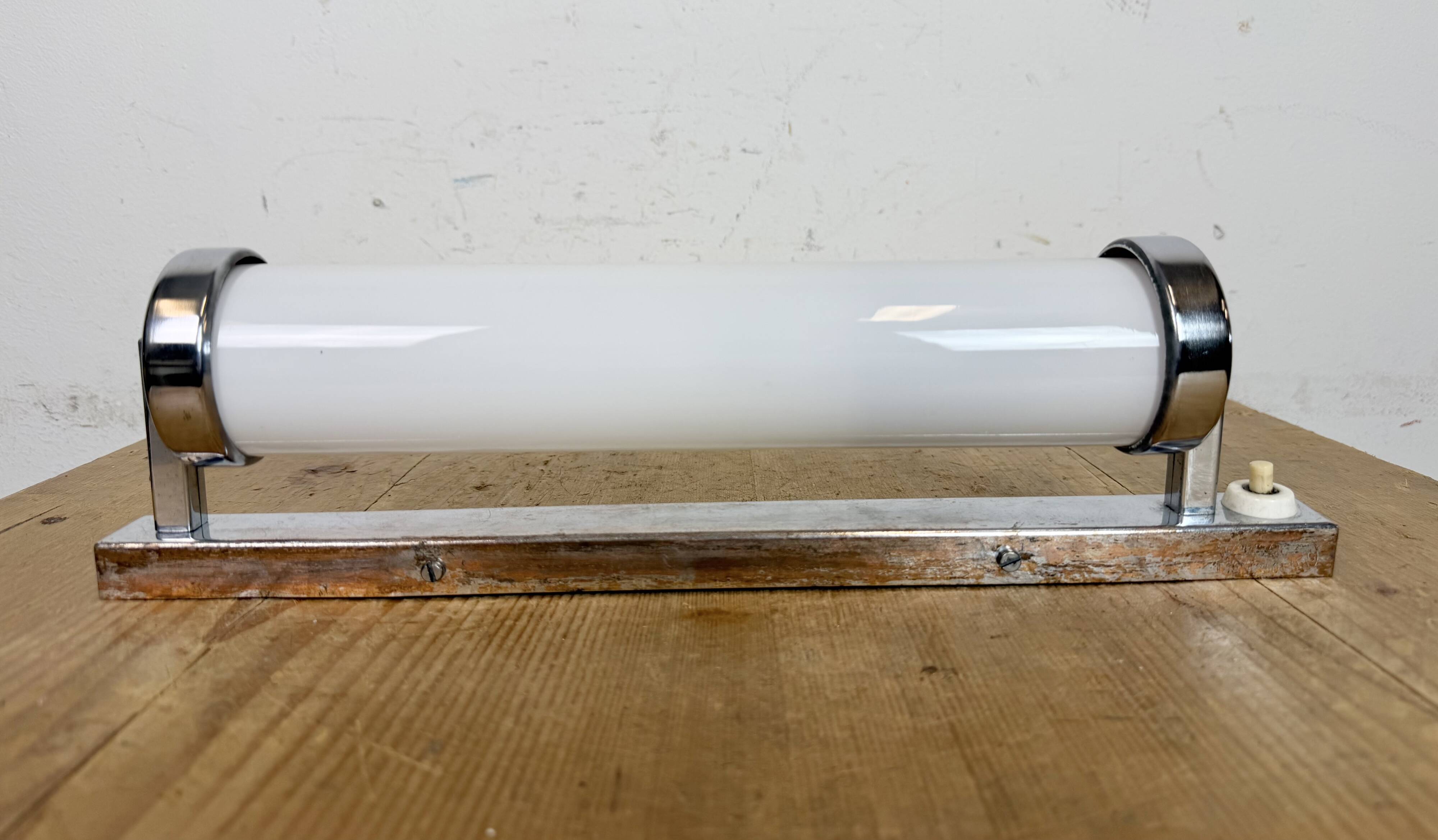 Applique murale Art Déco vintage en verre opale, années 1930