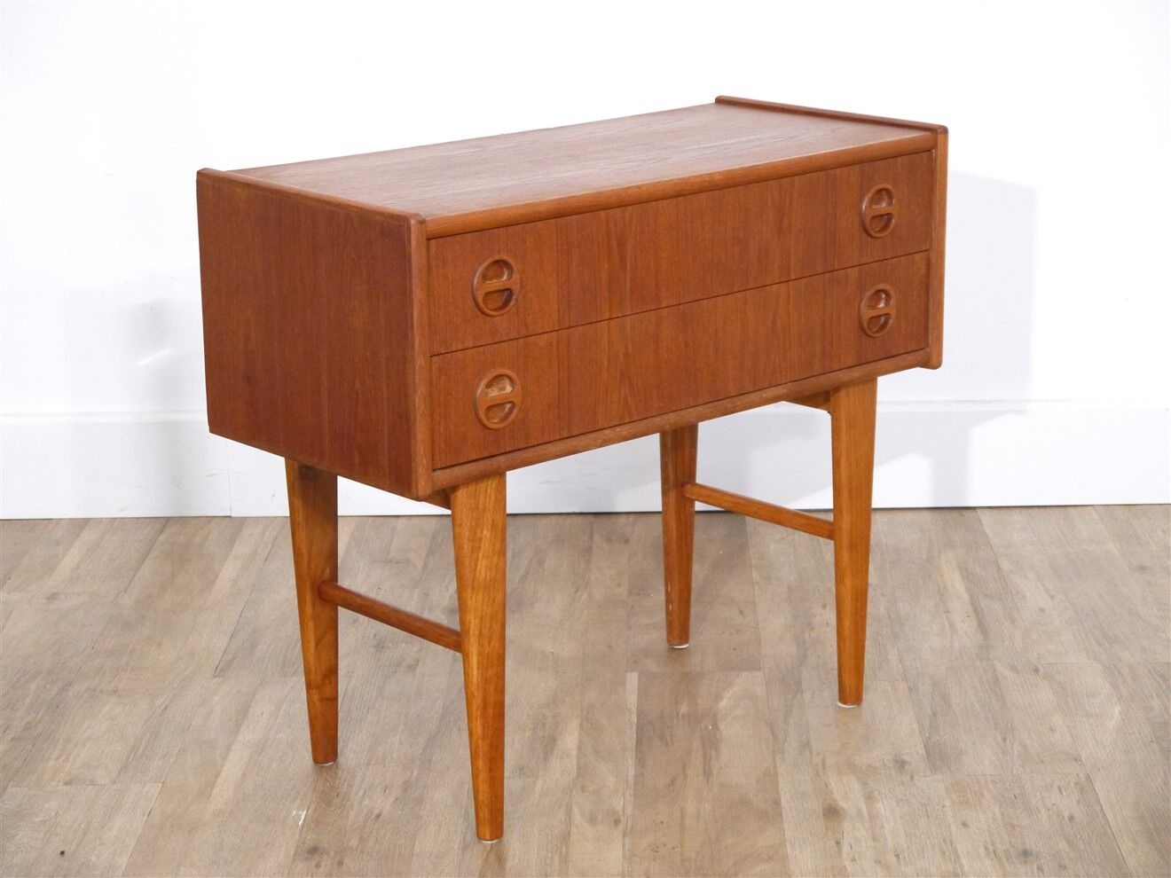 Meuble d'appoint vintage scandinave en teck 1960