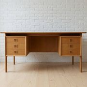Bureau exécutif en chêne par Arne Vodder de Brouer Møbelfabrik, Danemark, années 1960.