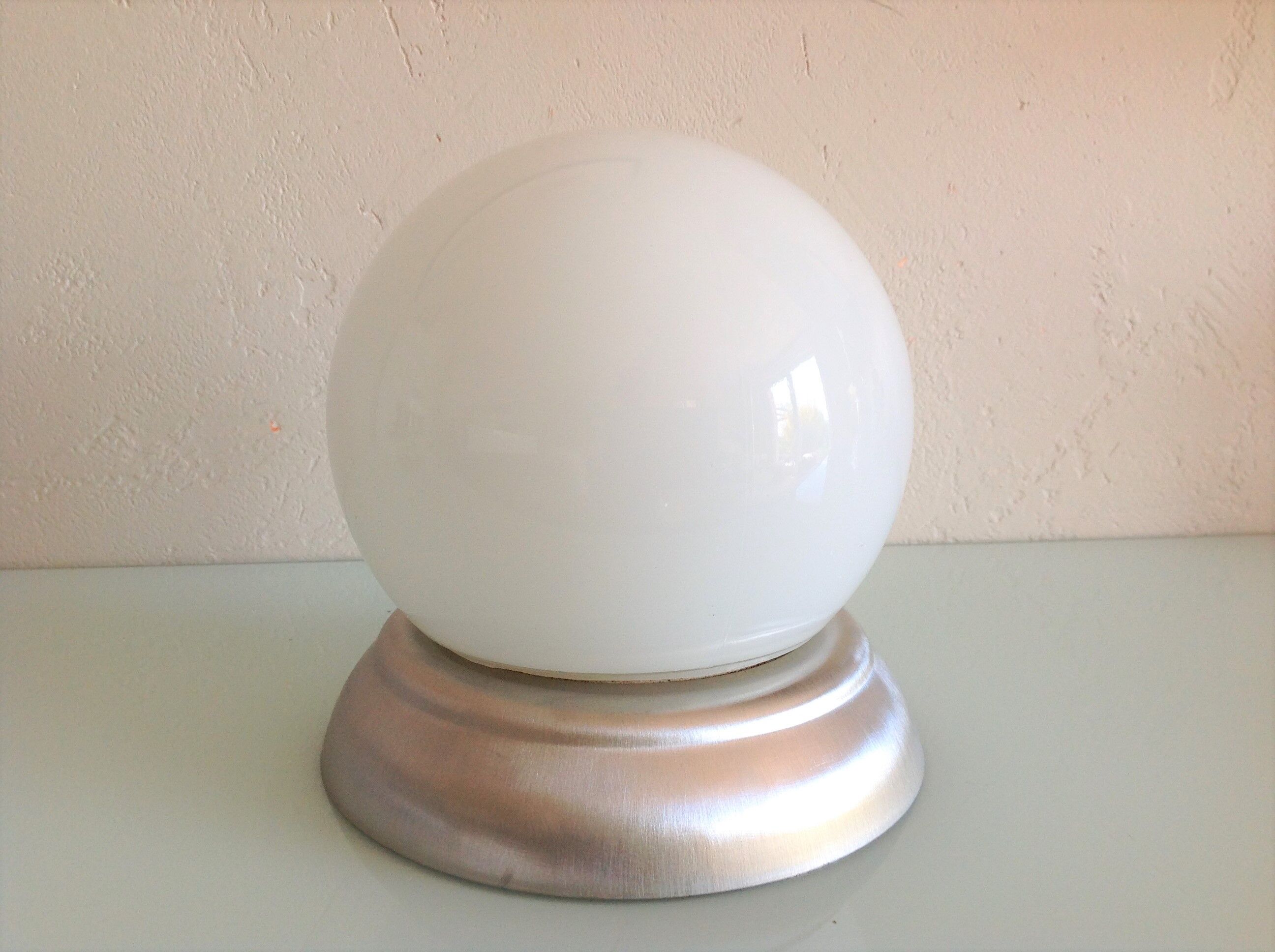 Ceiling lamp globe in white opaline and brushed metal