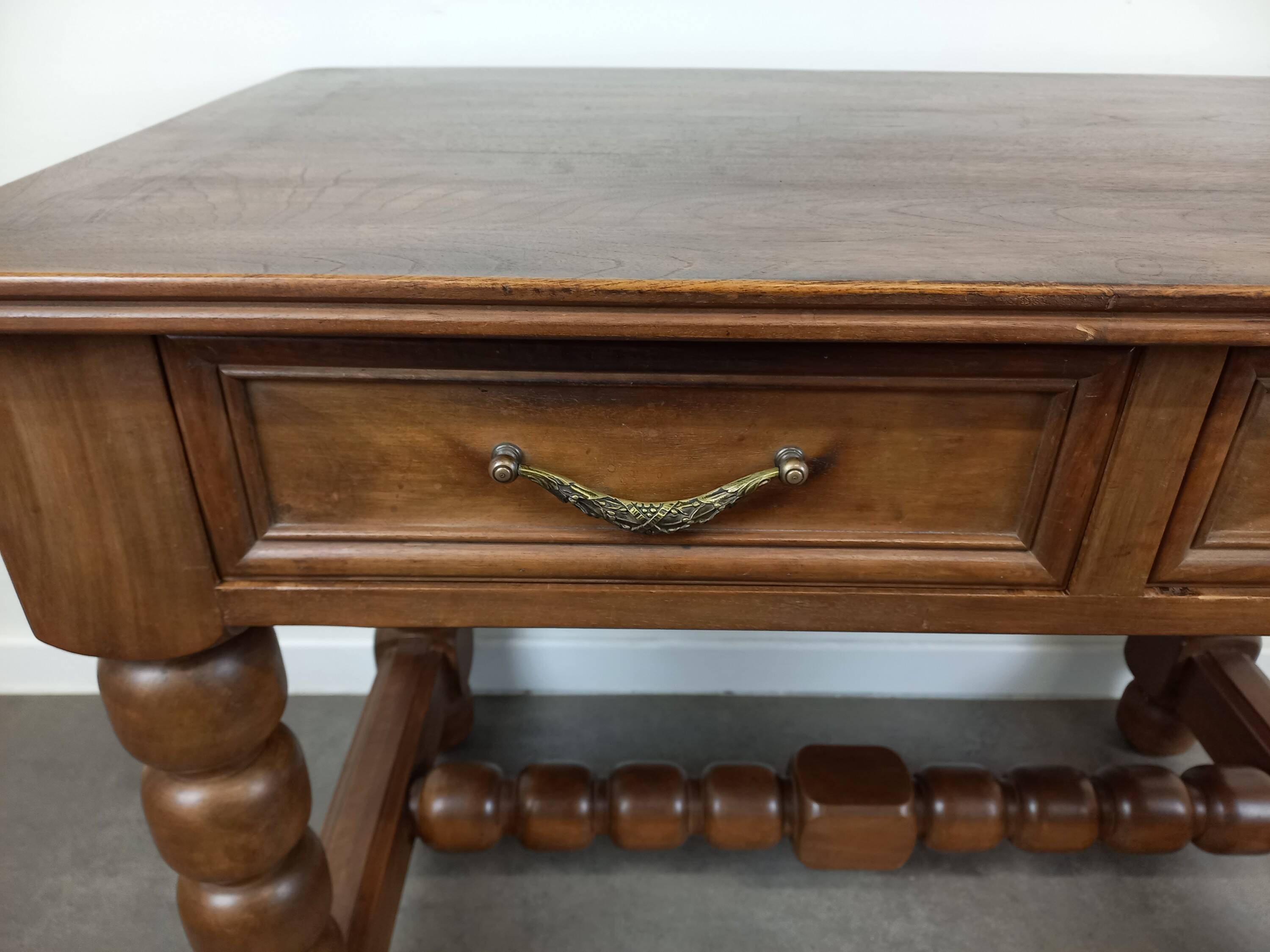 Bureau brutaliste