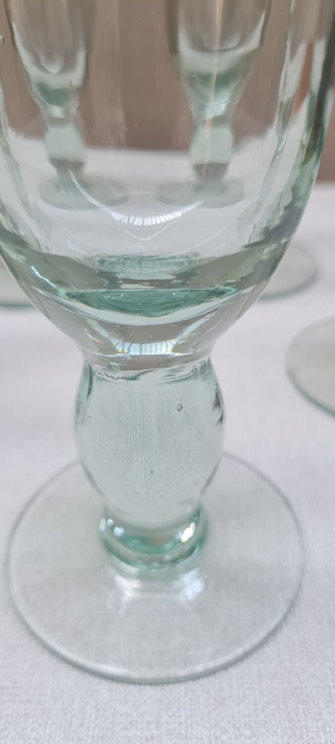Service of 5 blown glass stemmed glasses