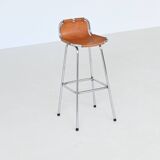 Tabourets de bar en cuir Charlotte Perriand Station de ski des Arcs France 1960