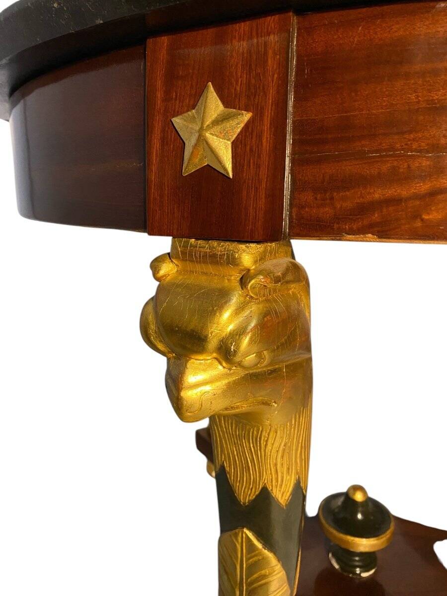 Grand guéridon aux corbins d’époque Empire