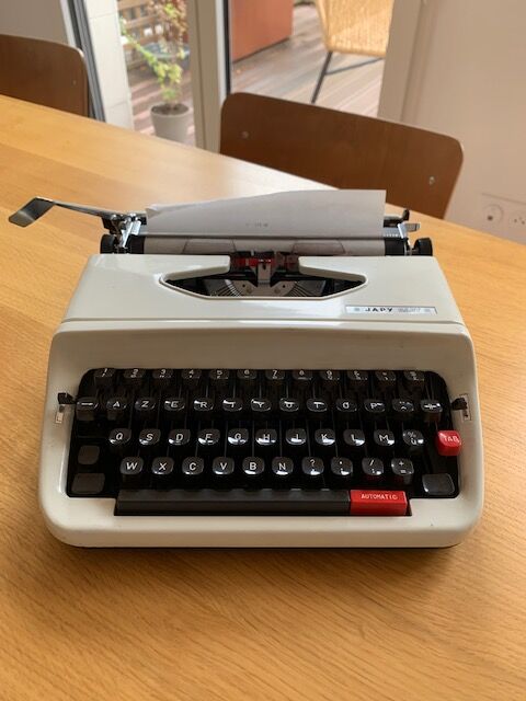 Typewriter Japy Baby Hermès