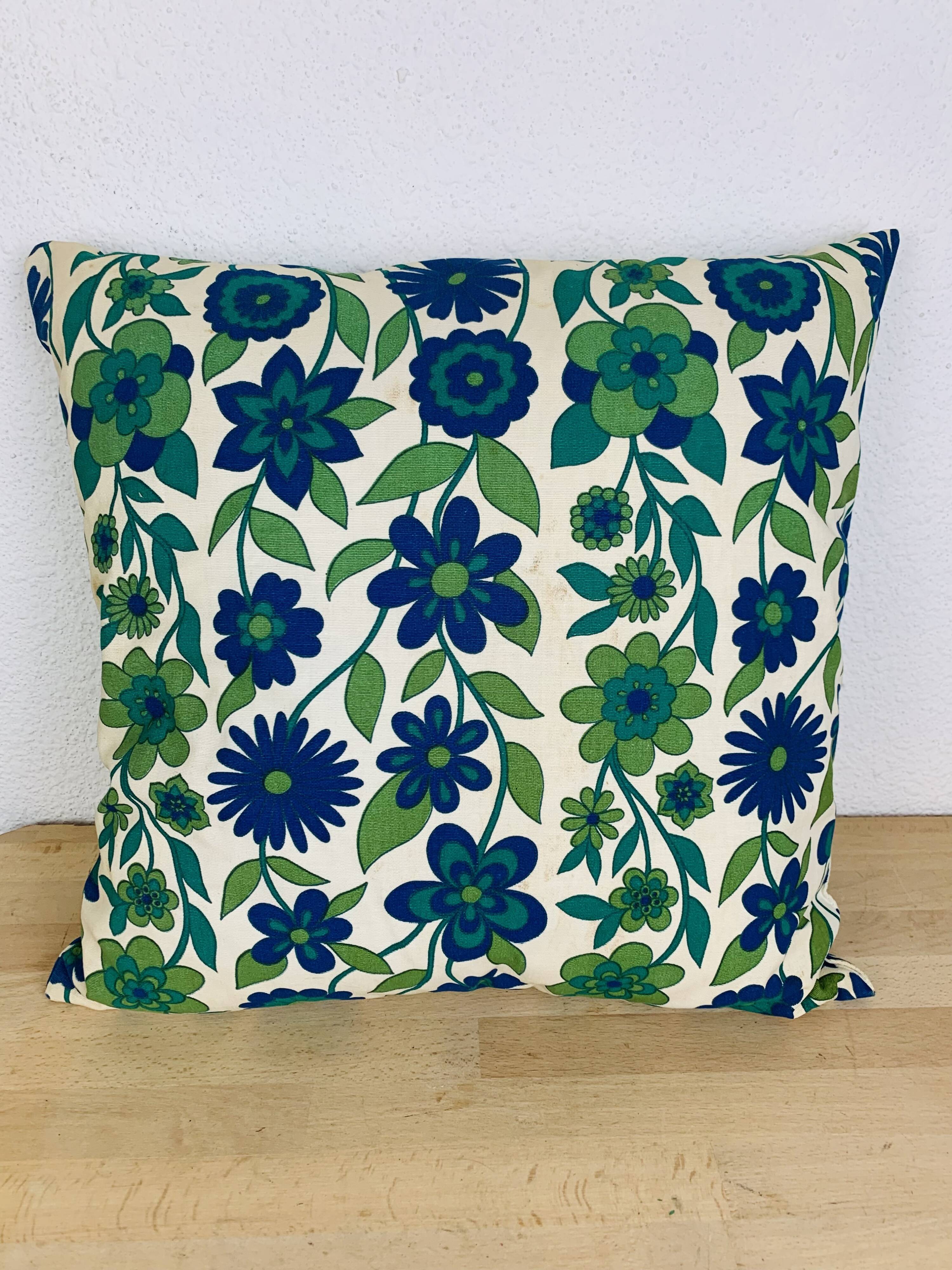 Vintage 70s flower cushion 47 x 47 cm