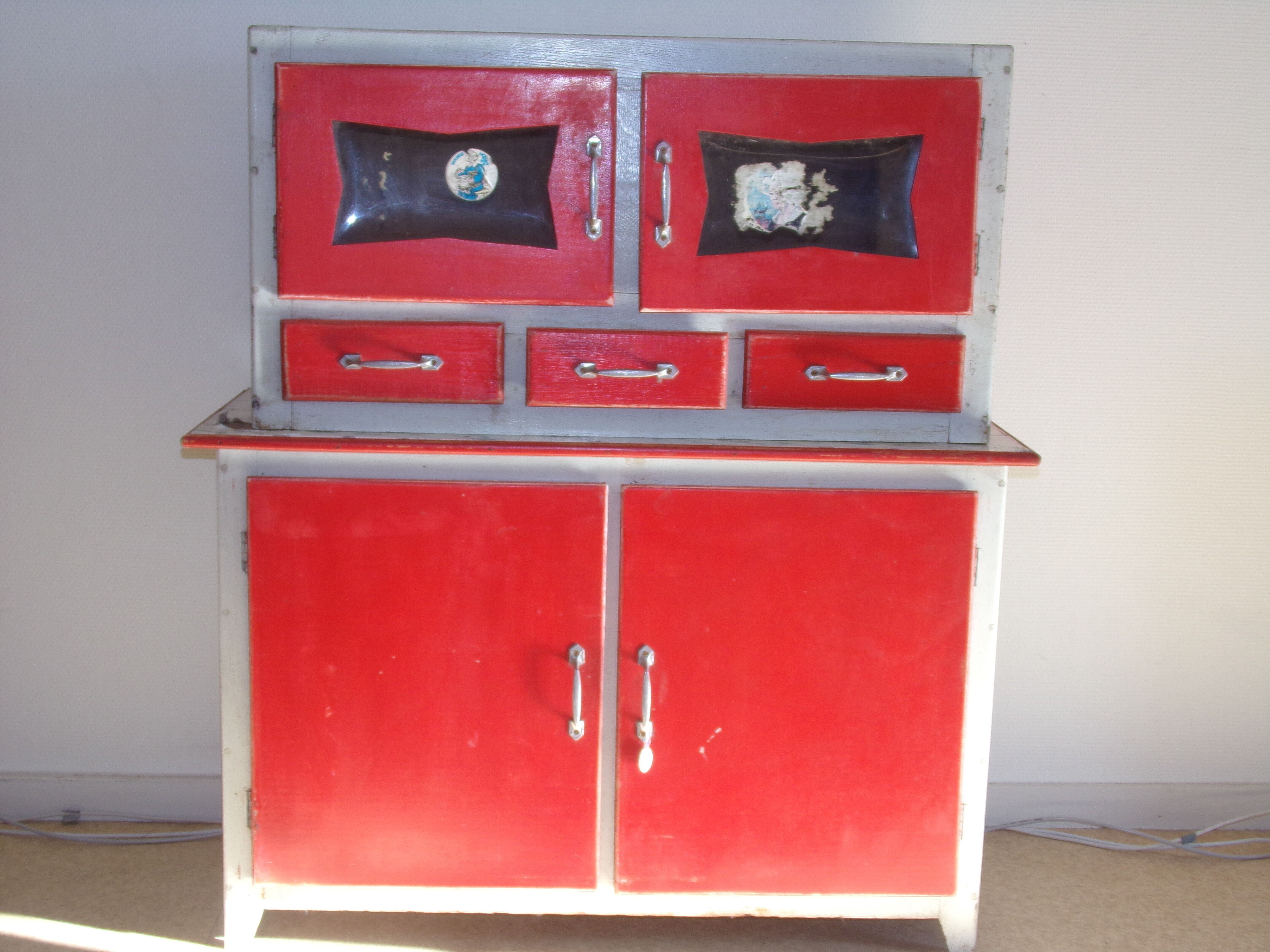 Red and white wooden buffet