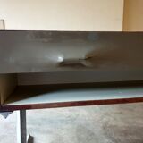 Commode double face à corps quadrangulaire de Raymond Loewy