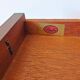 Table d'appoint en if par Bradley England