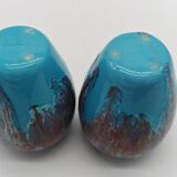 Paire de petits vases bleu turquoise en grès flammé  lie de vin