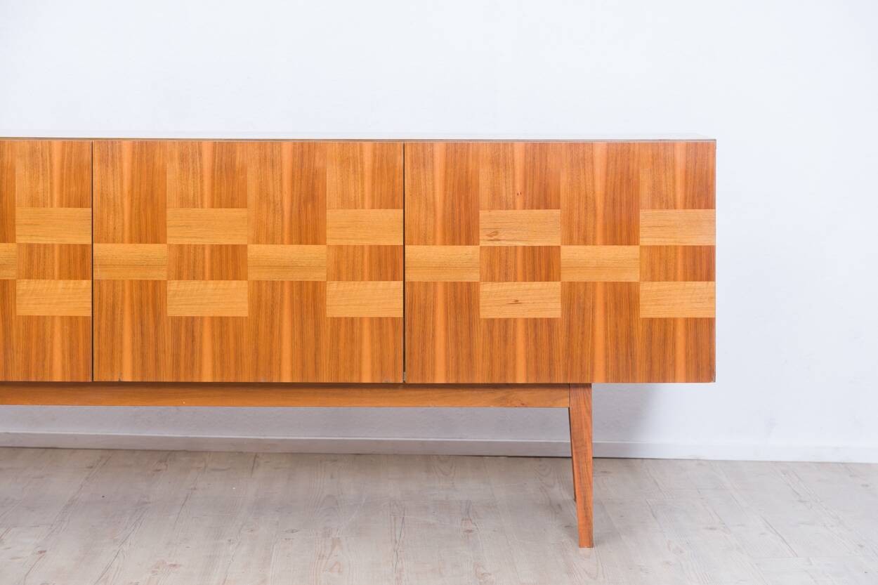Grand buffet Mid-Century en noyer