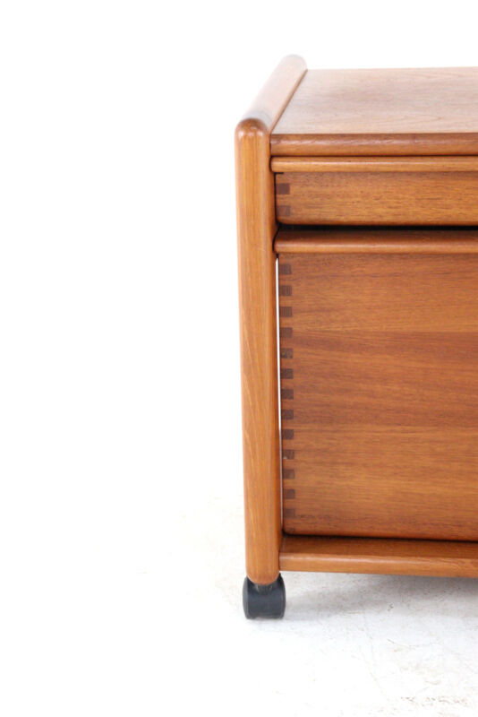 Table d'appoint Aksel Kjersgaard chariot n° 709 - design danois