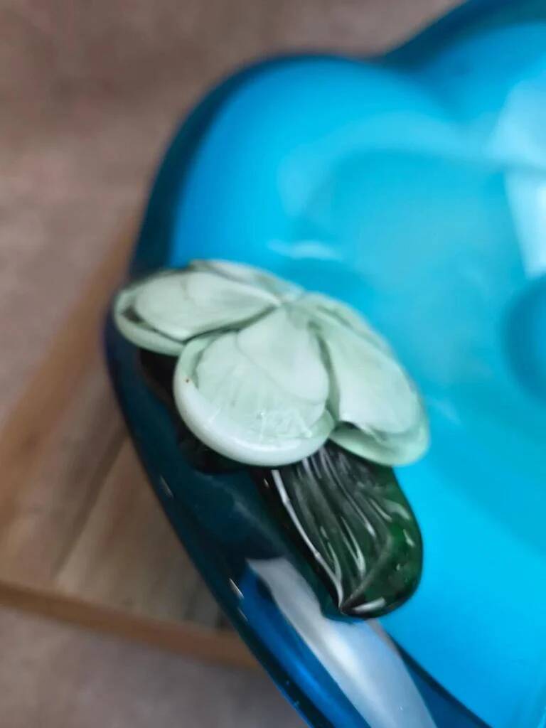 Large vintage blown glass bowl in turquoise – Murano style – applied flower