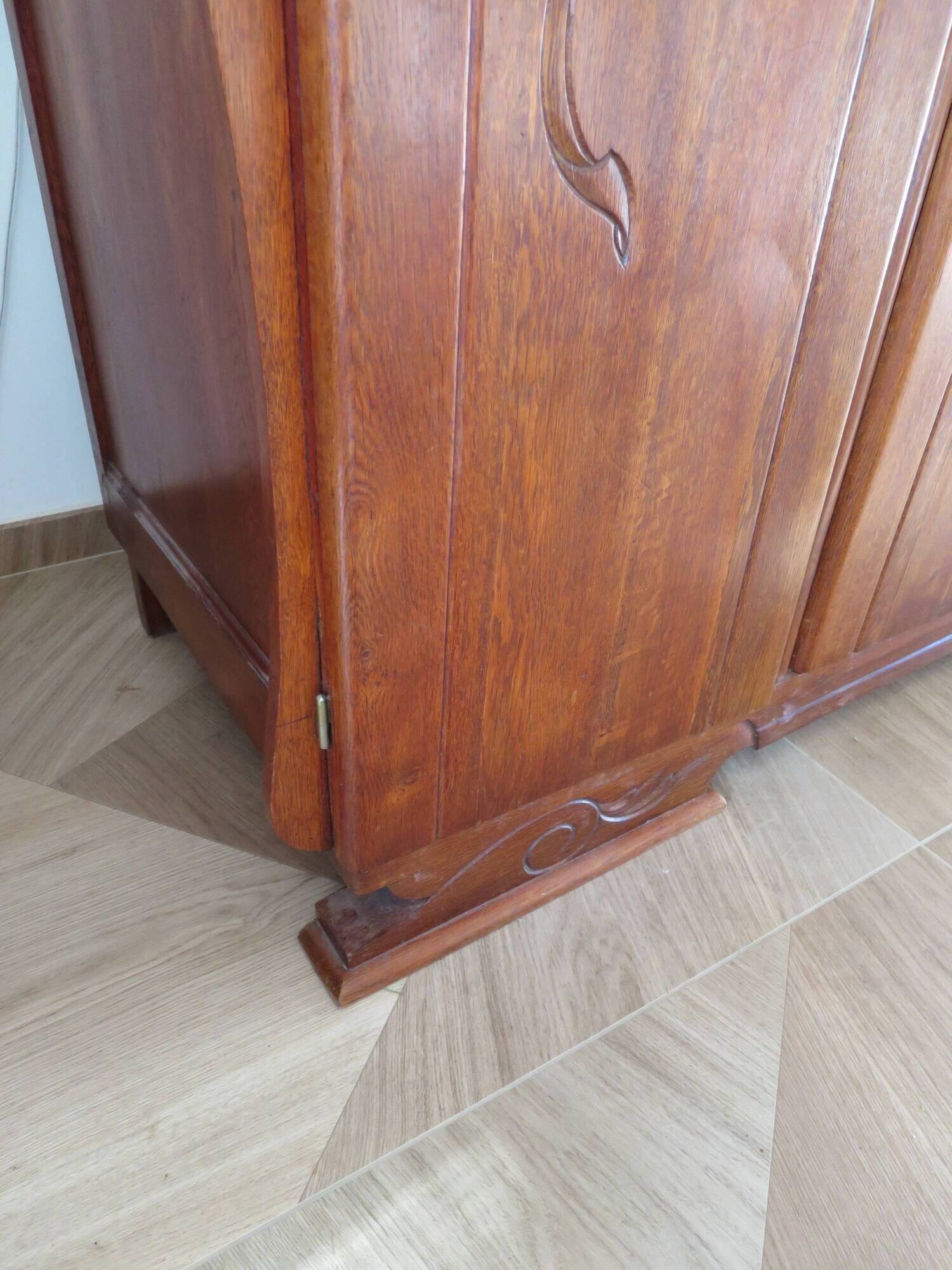 English asymmetrical chest of drawers - Art Deco - Mirror - 2 doors - 5 drawers - Mesh blond oak