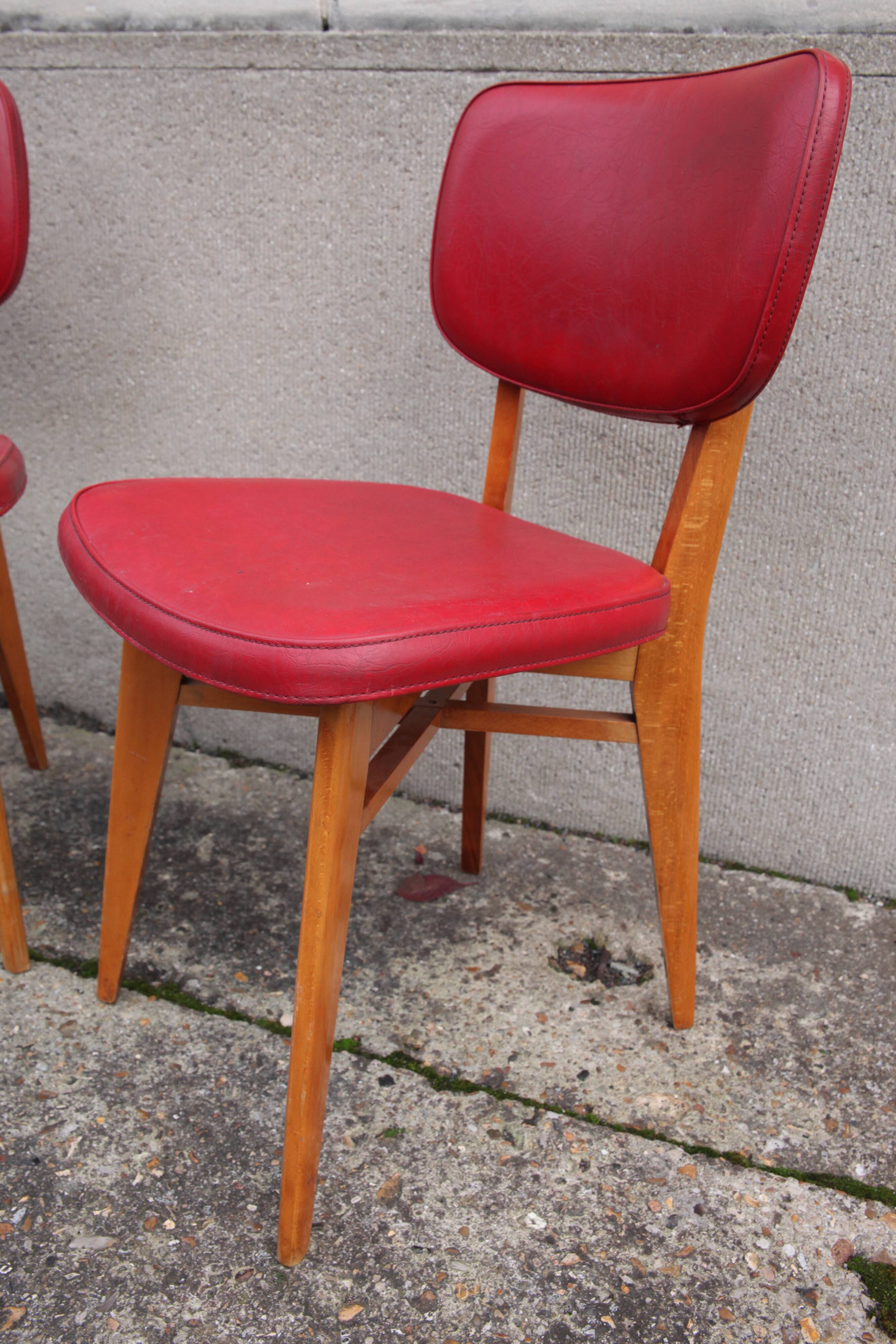 Pair of chairs type red skai bistro