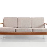 Oak Danish design sofa by Hans Wegner model GE290 for Getama
