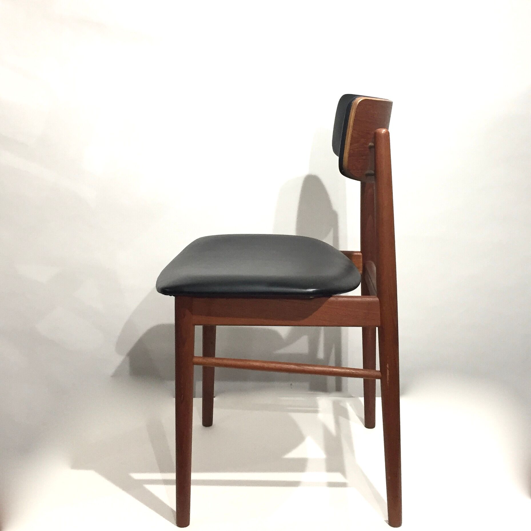 Series of 6 danish sax chairs