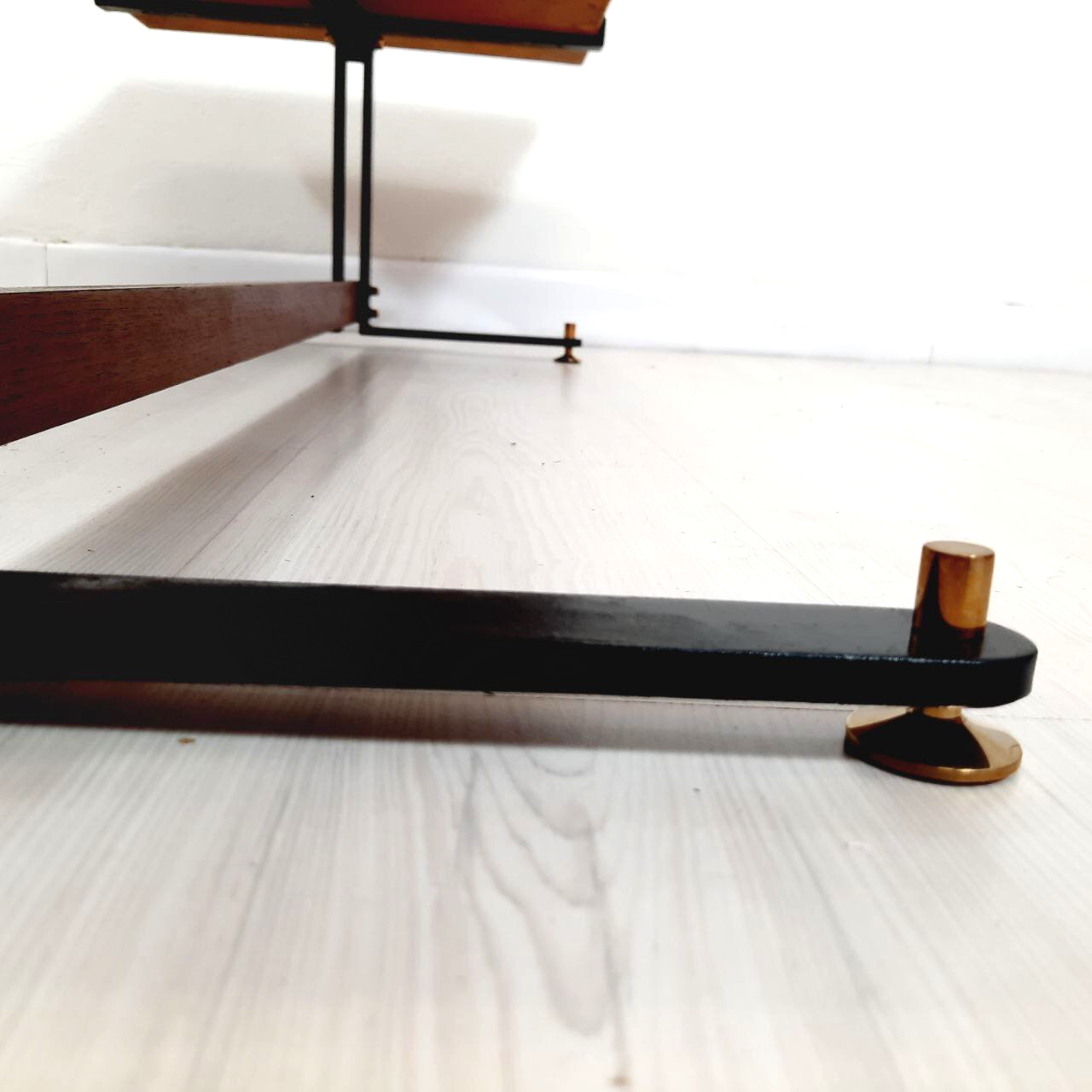 Coffee table 60s top enamelled color red and gold, metal and brass base.