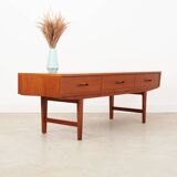Buffet bas danois en teck, années 1960