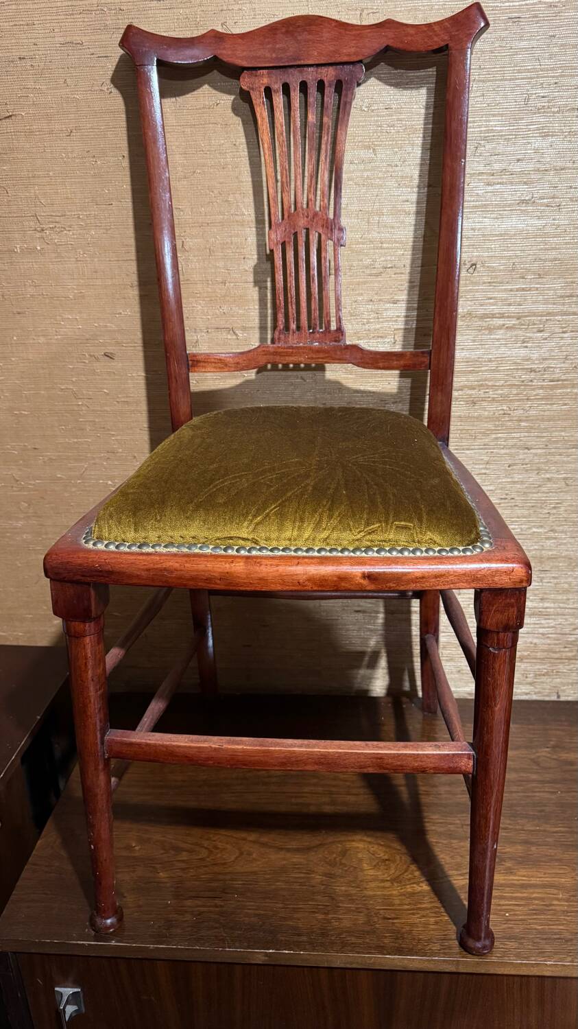 Vintage mahogany Lyre chair