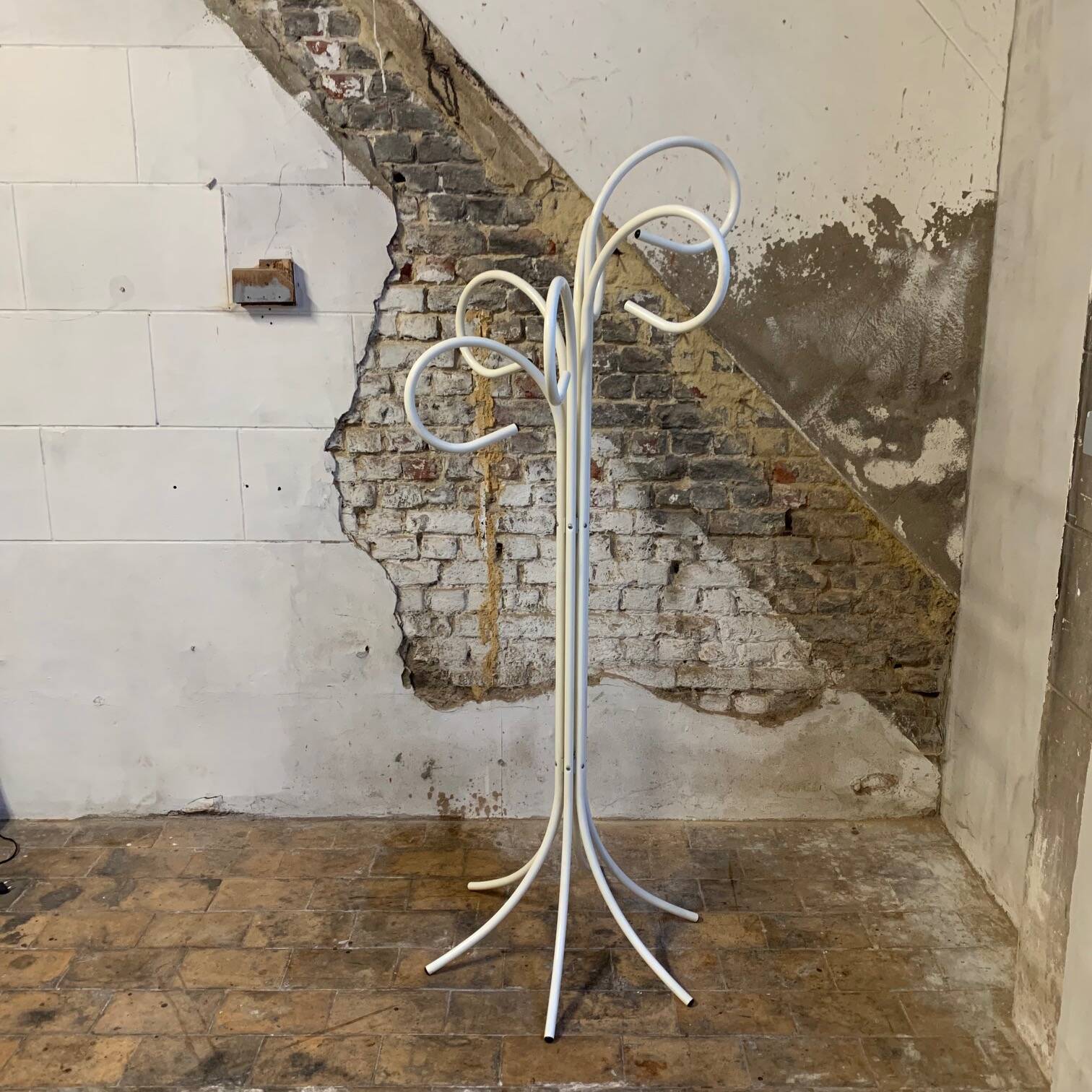 Original white lacquered metal coat rack from the 1980s