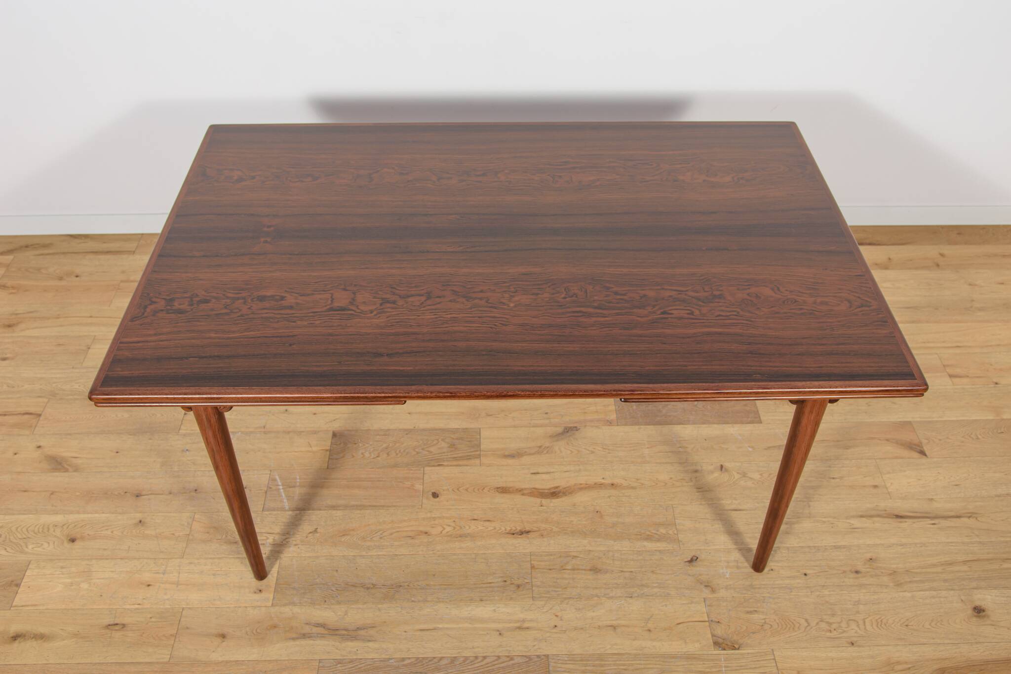 Mid-Century Modern Rosewood Dining Table Model 54 by Gunni Omann for Omann