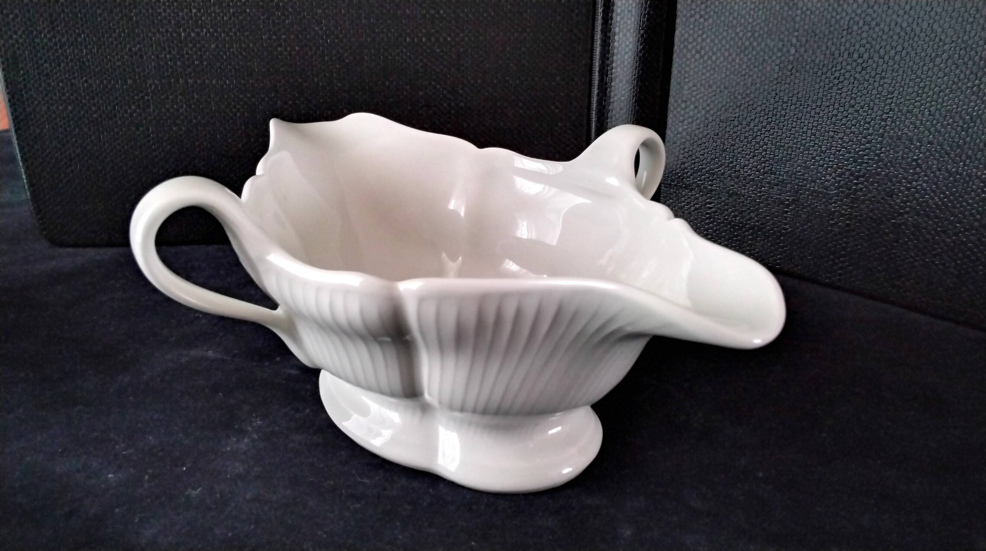 White porcelain sauce boat Pillivuyt