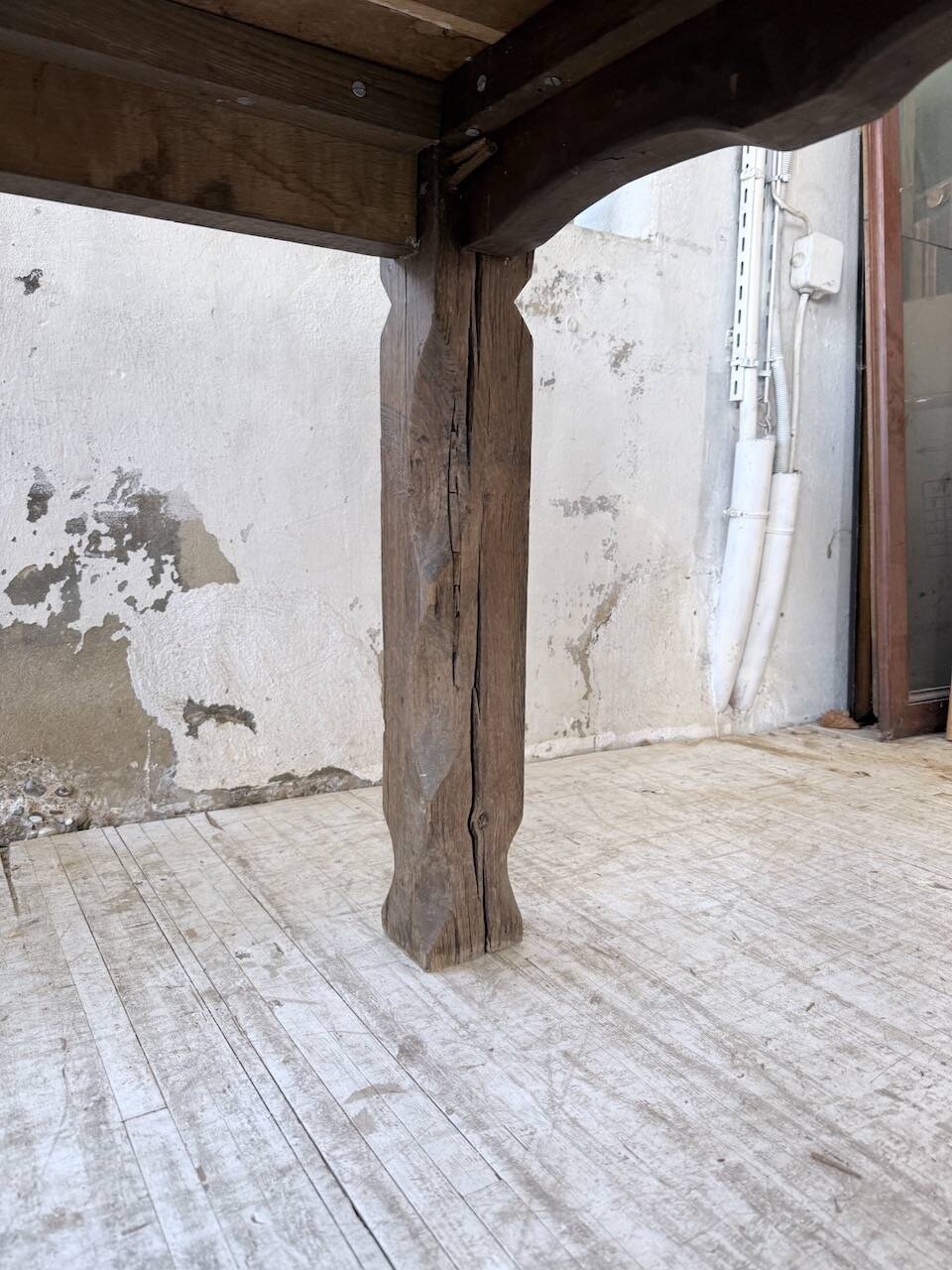 XL farmhouse table in solid oak, brutalist style, 20th century.