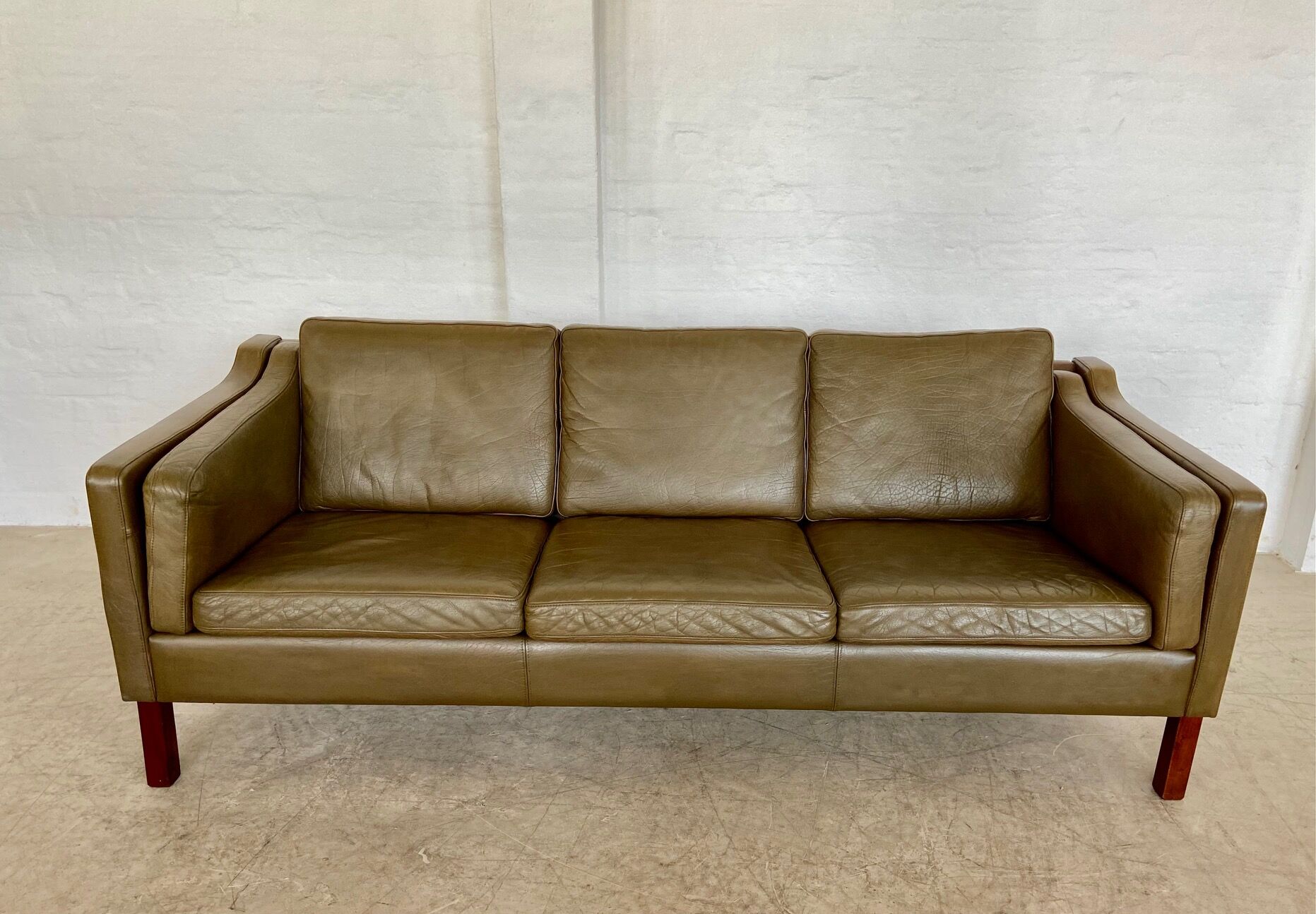 Canapé en cuir vert olive de Mogens Hansen, vintage danois des années 1960, pour 3 personnes.