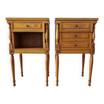 Paire de tables chevet françaises de style Louis XVI