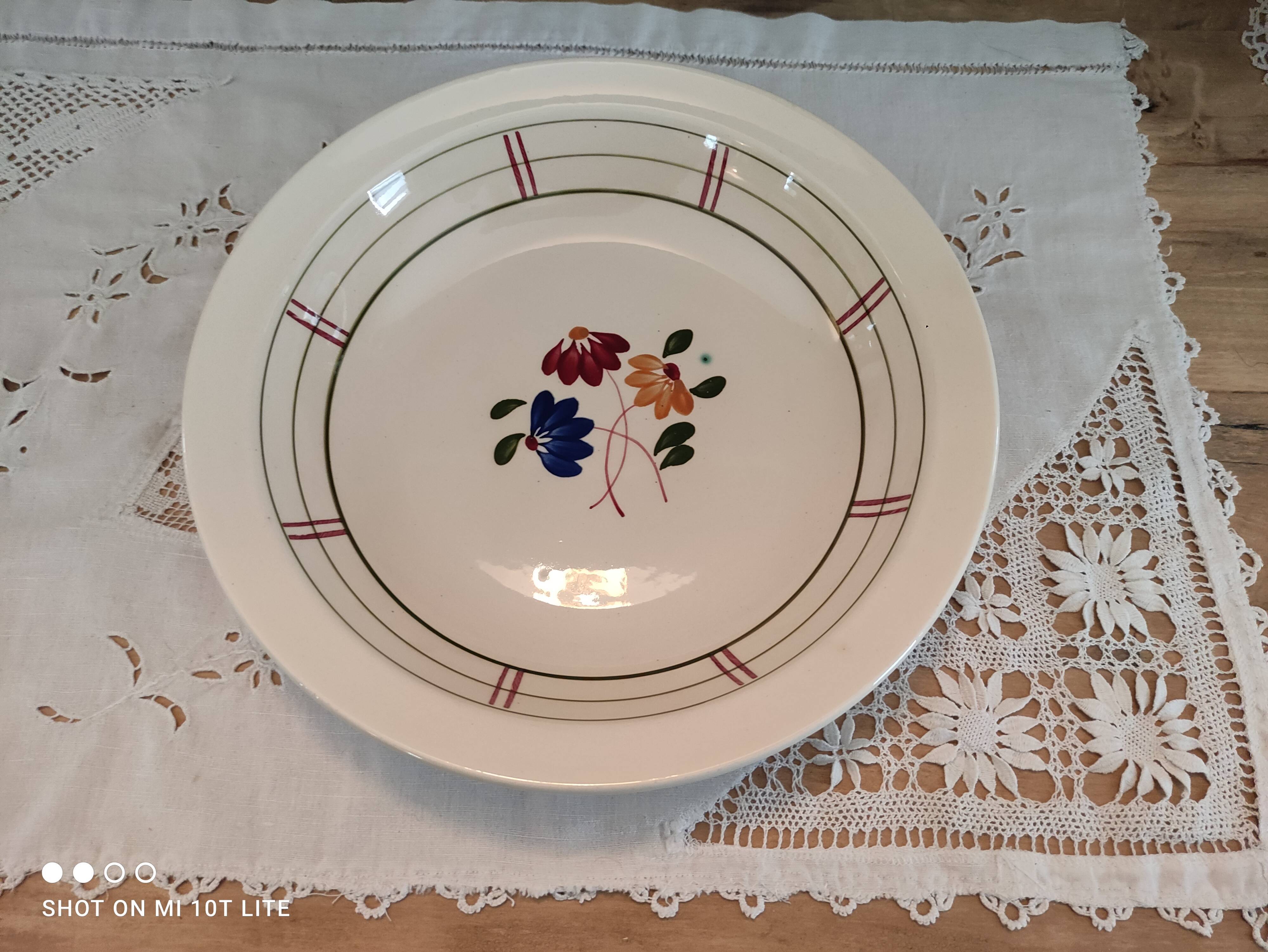 Hollow round dish K&G Lunéville France Micheline model