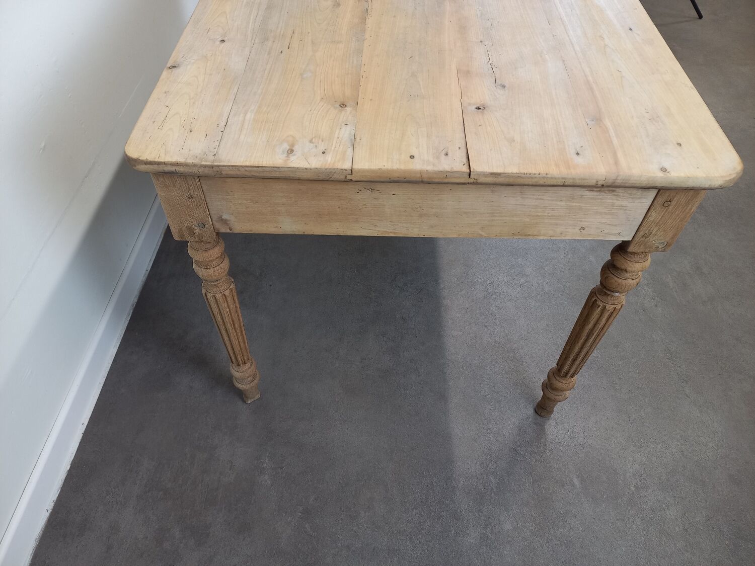 Farmhouse table