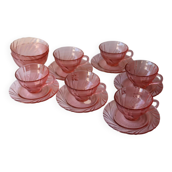 Service en verre rose moulé rosaline – 6 tasses + 6 soucoupes + 2 bols