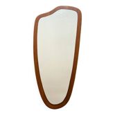 Scandinavian free-form mirror