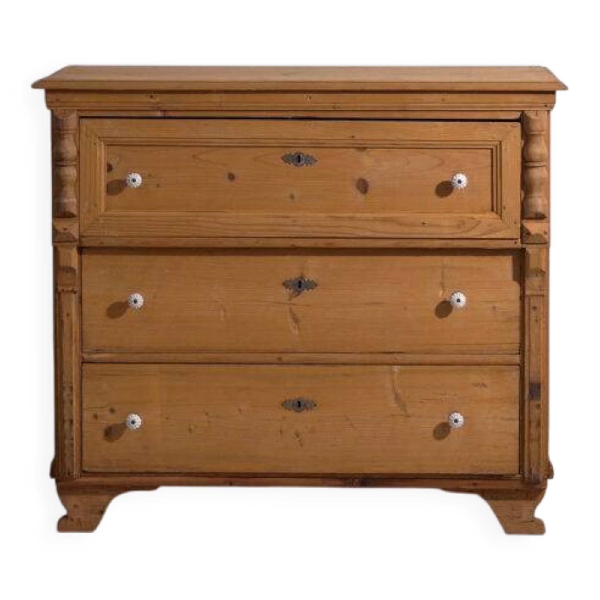 Antique bedroom chest of drawers (circa 1920)