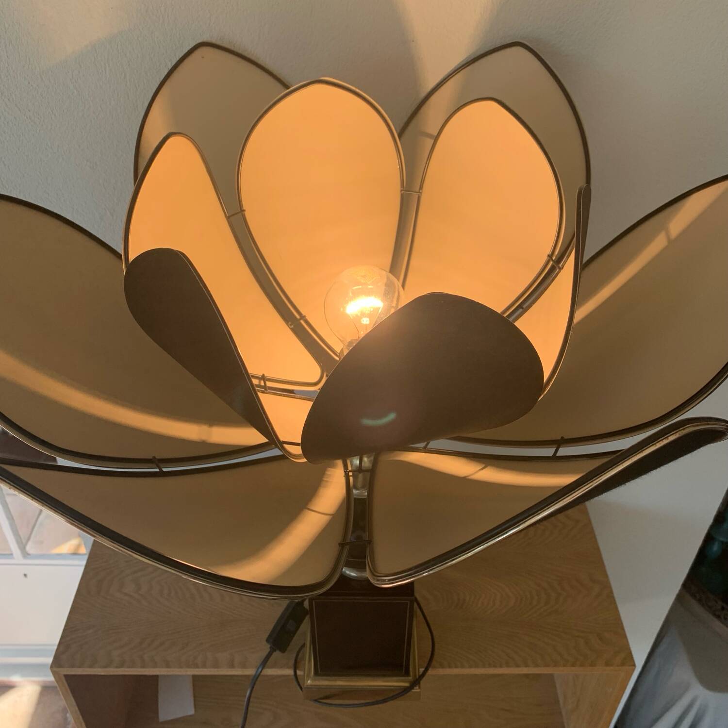 ▪️The Dolphin Lamp Jennings Lotus Lampshade Hollywood Rengency