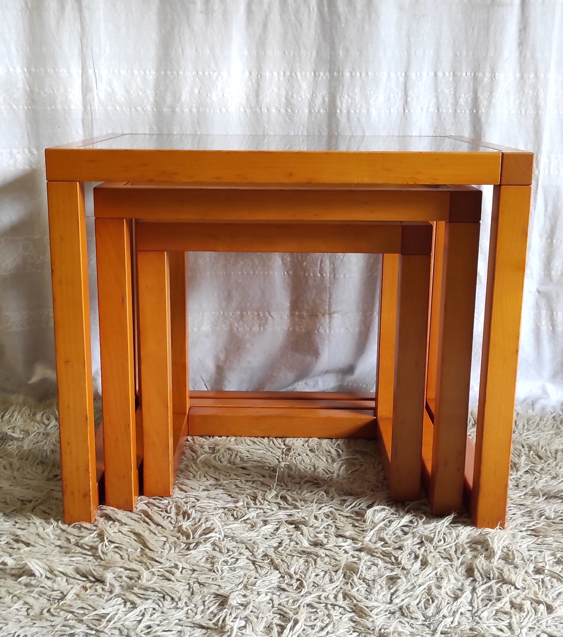 Nesting tables in solid wood and glass – 70s