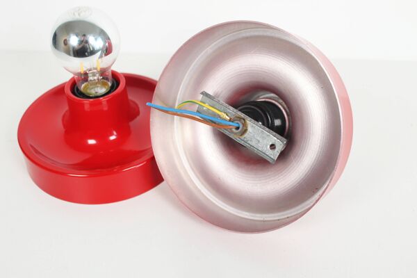 Paire de petites appliques Disc sélectionnées par Charlotte Perriand pour Les Arcs