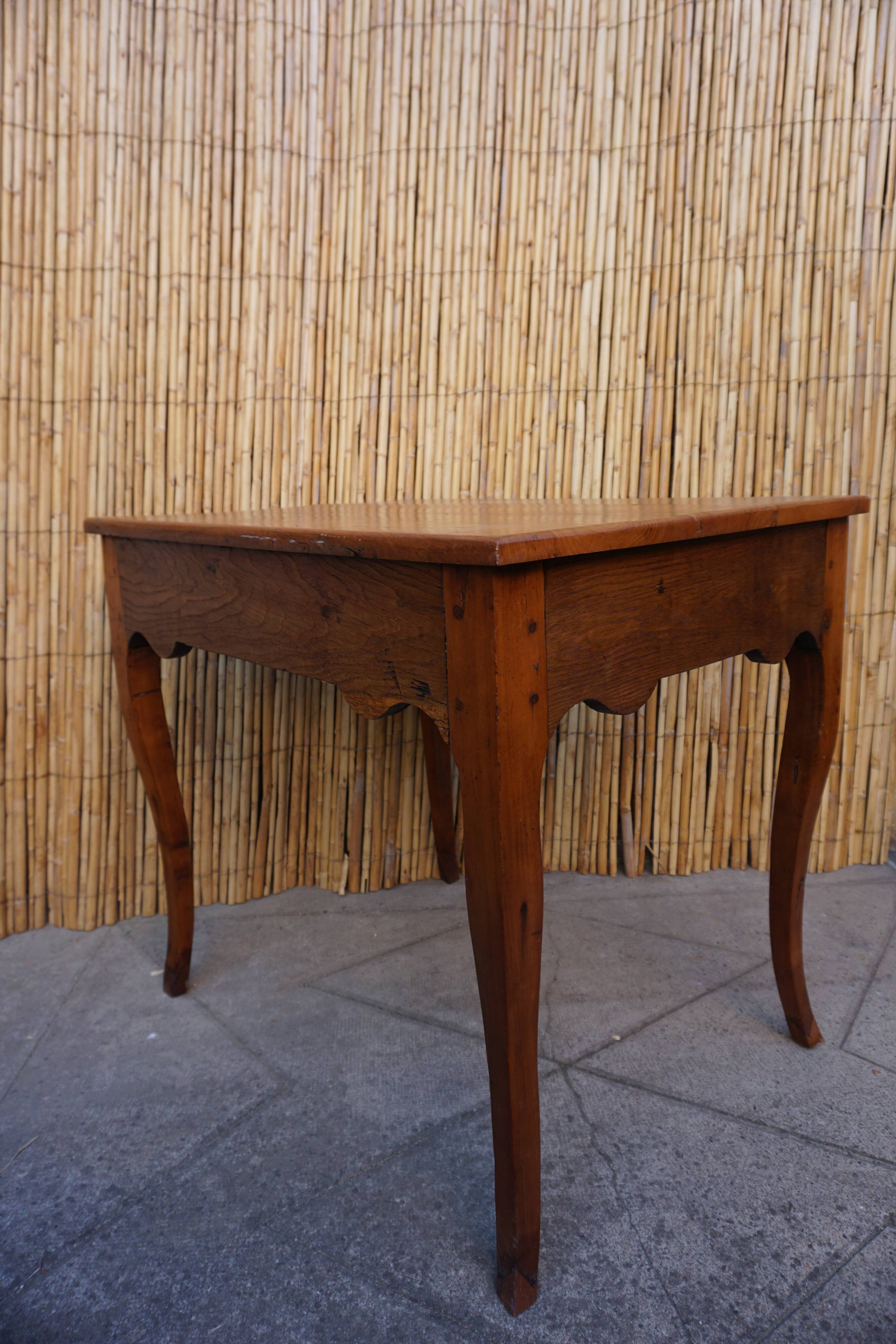 Table de taverne ou d'auberge du 18° siècle