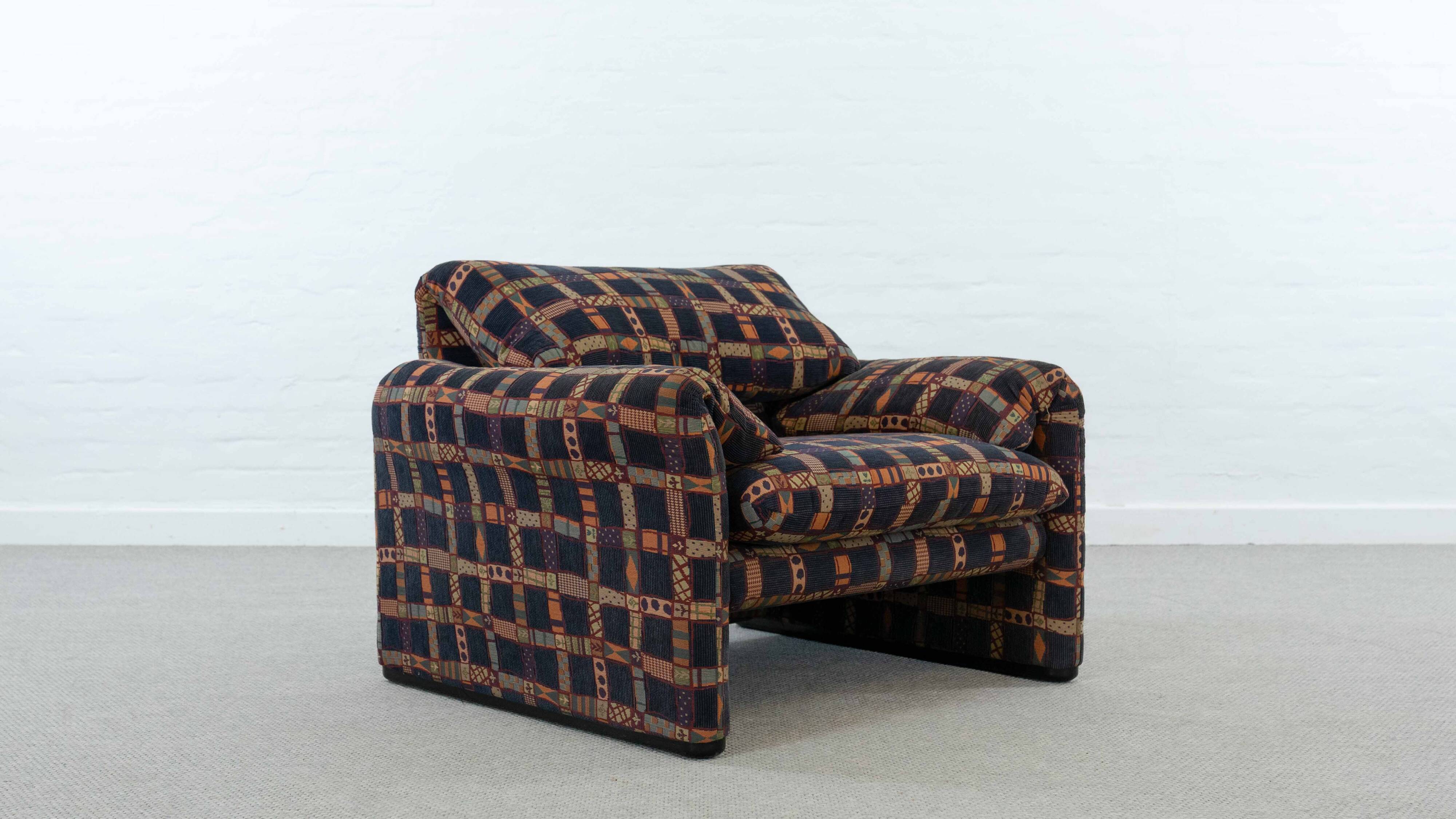 Maralunga armchair by Vico Magistretti for Cassina