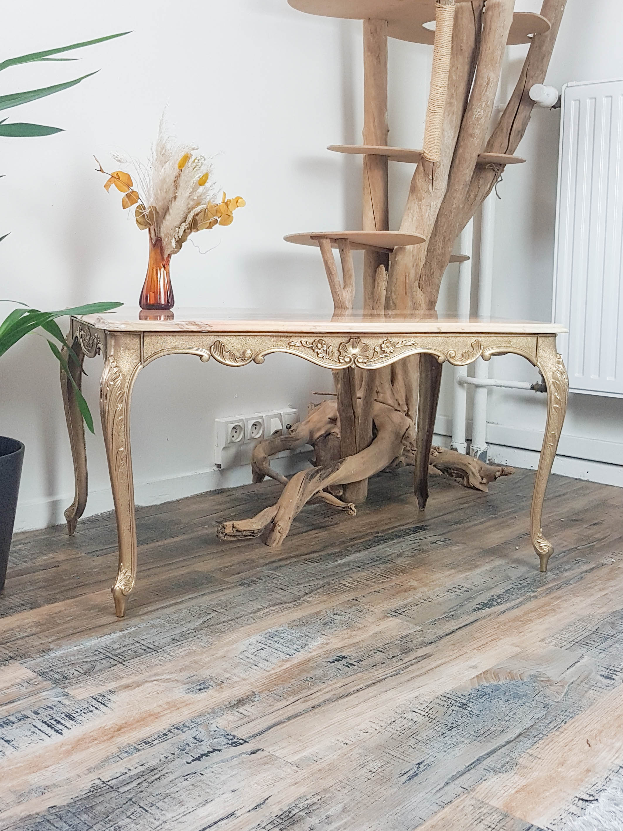 Louis XV coffee table in brass pink marble
