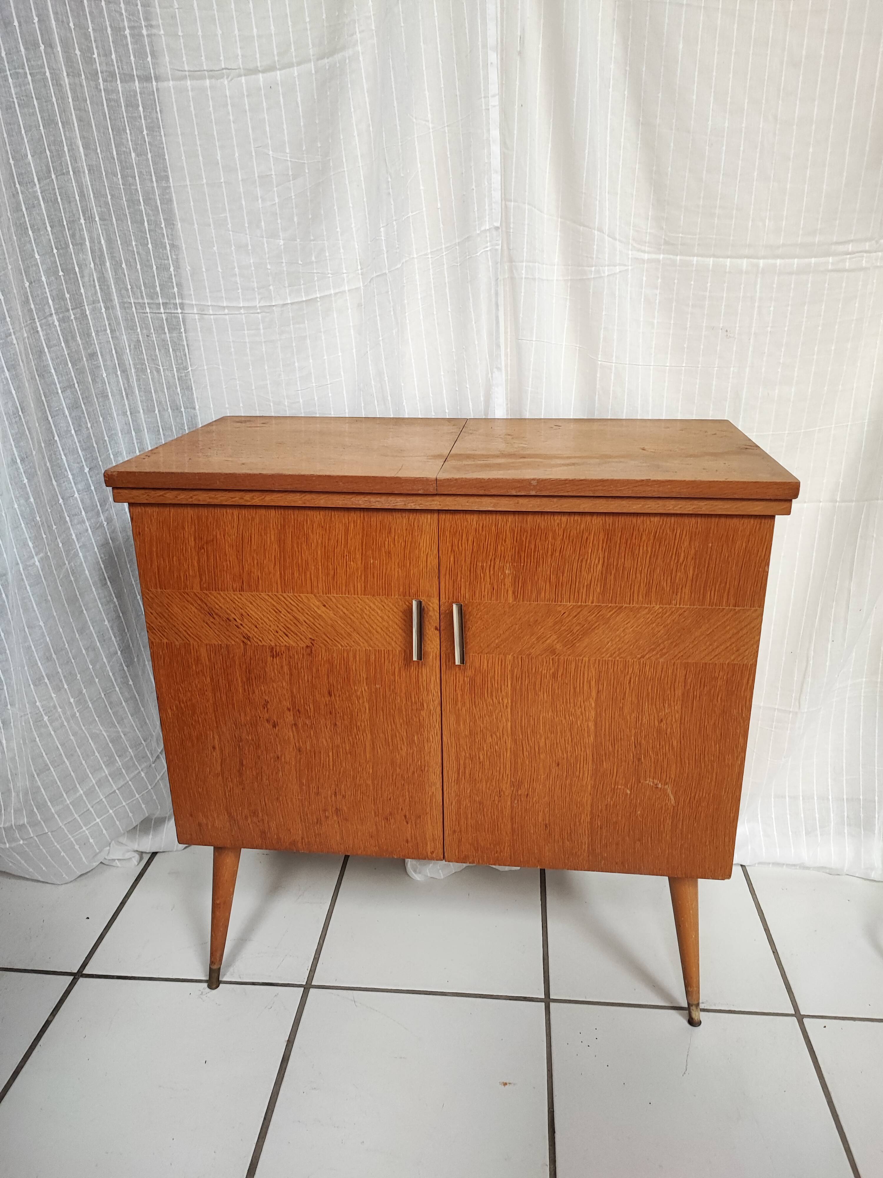 Chest of drawers furniture