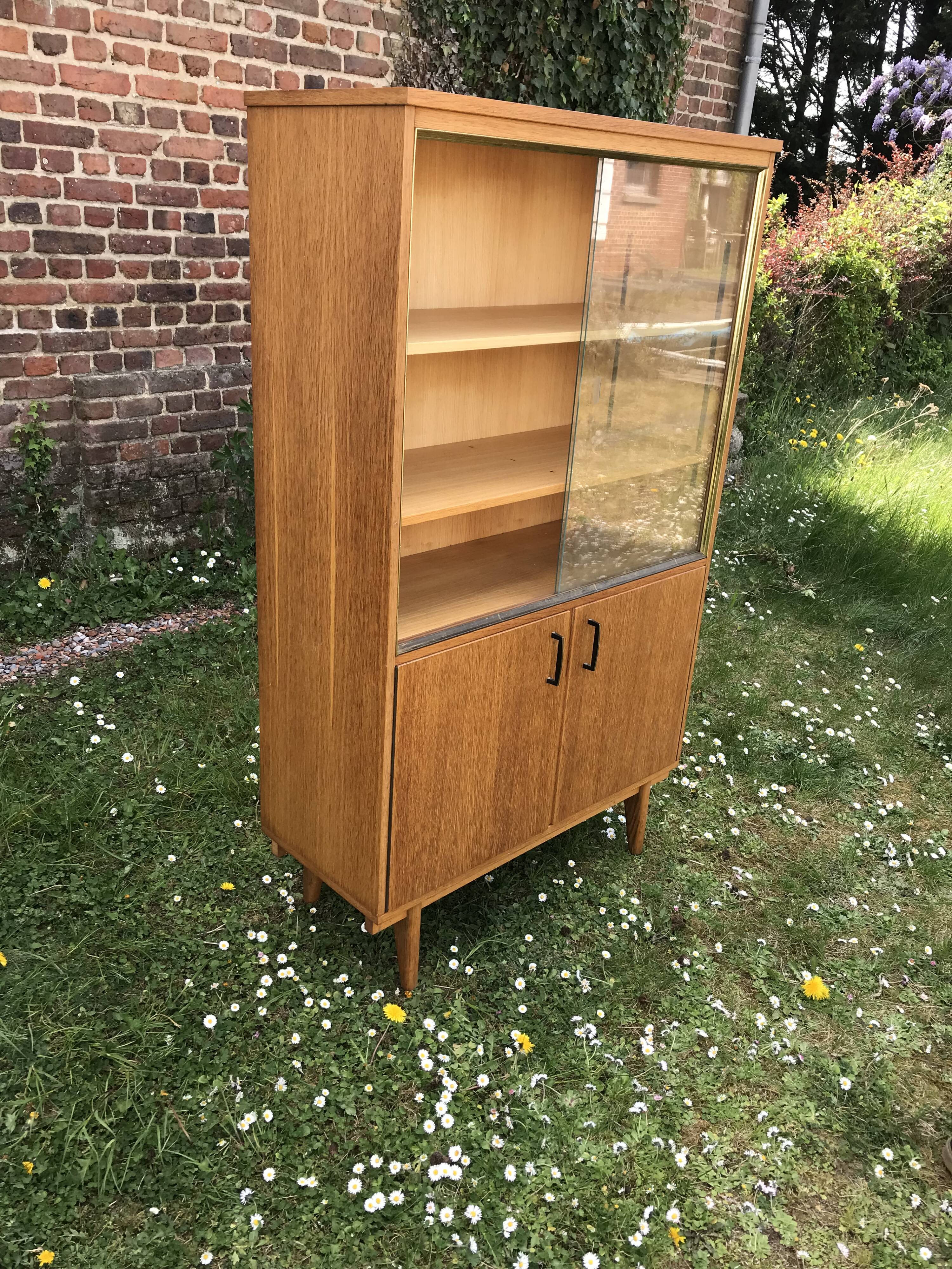 Vintage showcase compass feet