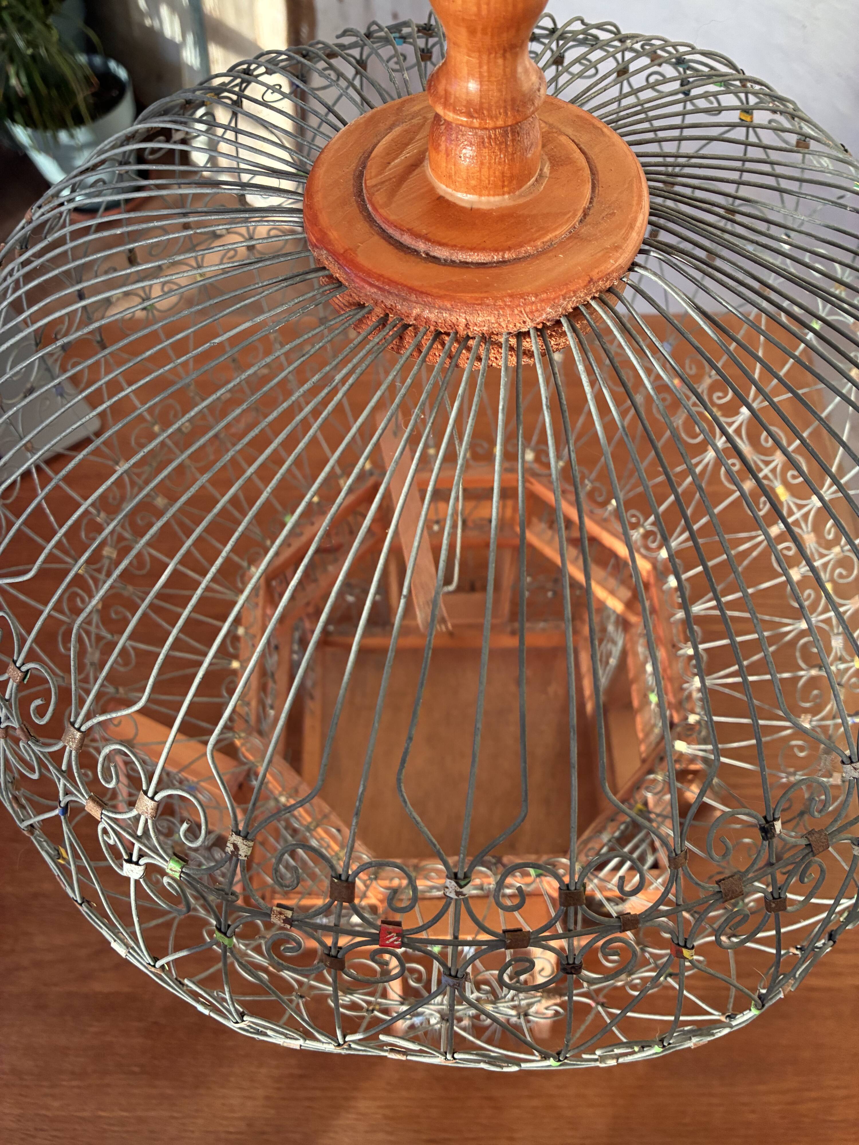 Cage à oiseaux en bois