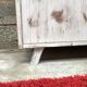 Buffet bahut vintage 1950 pieds compas patine blanche