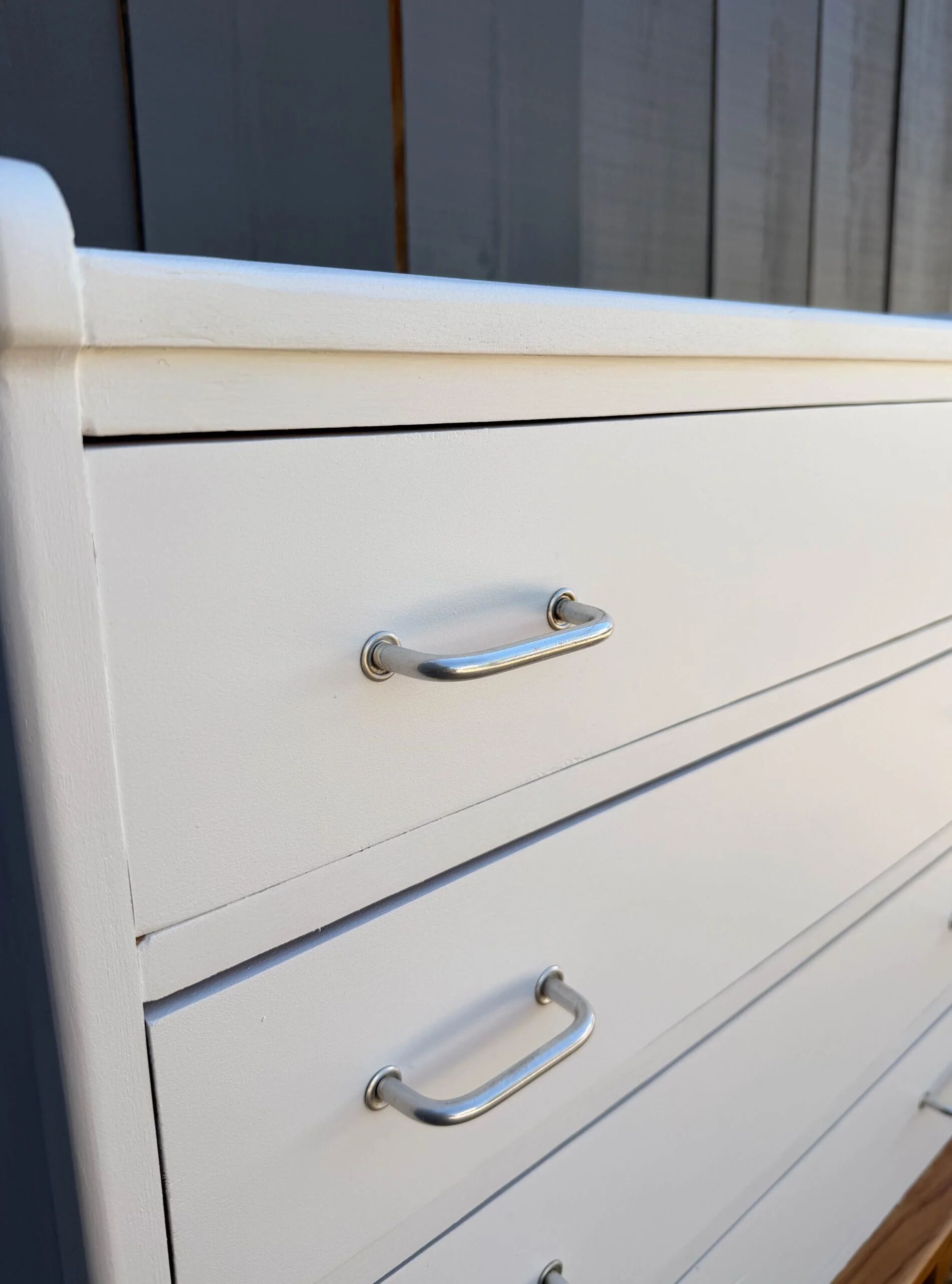 Compass leg chest of drawers