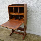 Secretary lyre base