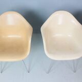 Charles & Ray Eames Set of 4 Off white "H-Base" Chairs for Herman Miller, 1960